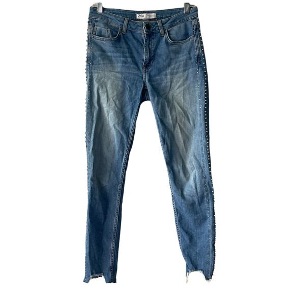 Zara Mid Wash Studded Distressed Cutoff Hem Skinny Jeans - Size 4 - Picture 1 of 8